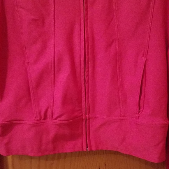 Nike DriFit Jacket - Picture 2 of 7